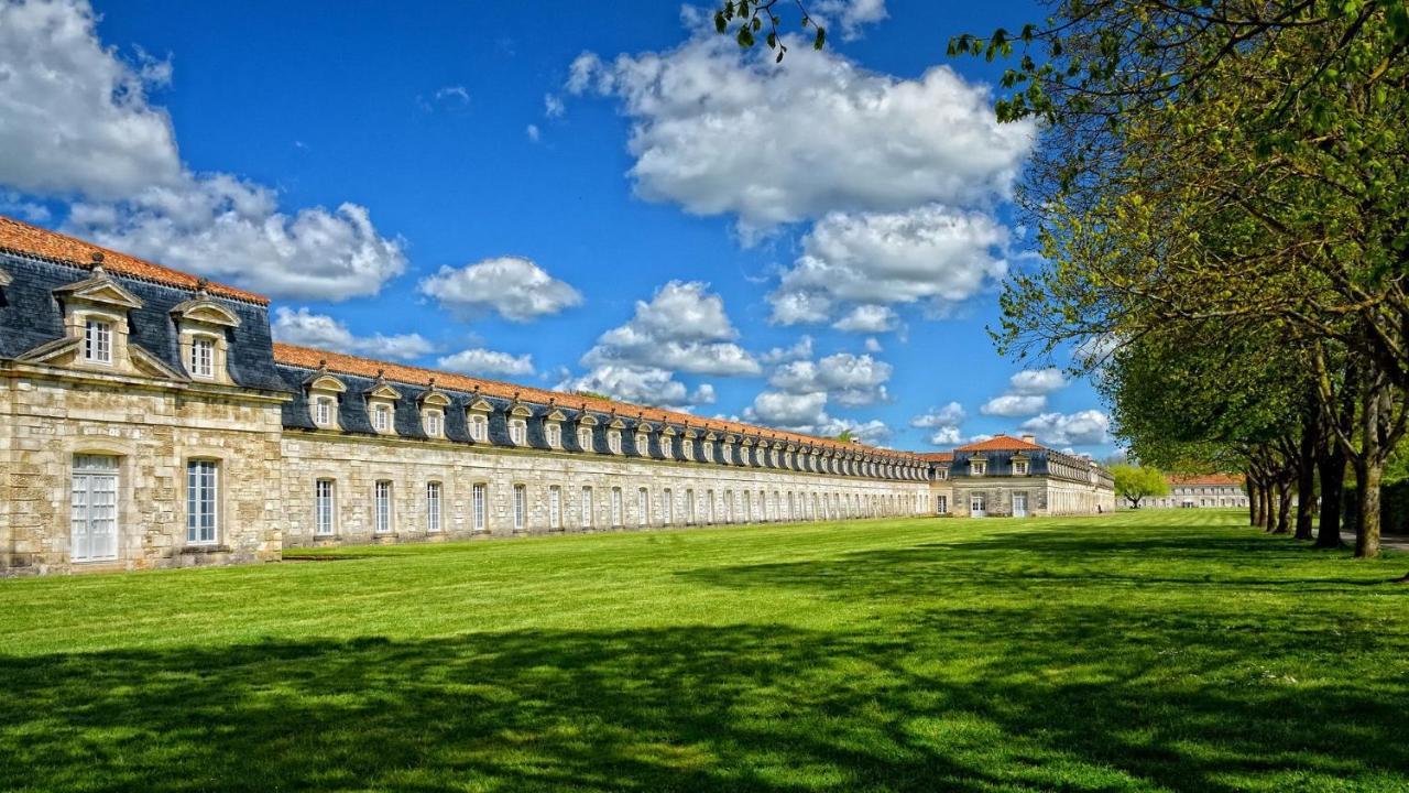 Maison Chaleureuse Avec Terrasse Privative Proche De La Gare Et Du Centre-Ville Rochefort  Bagian luar foto